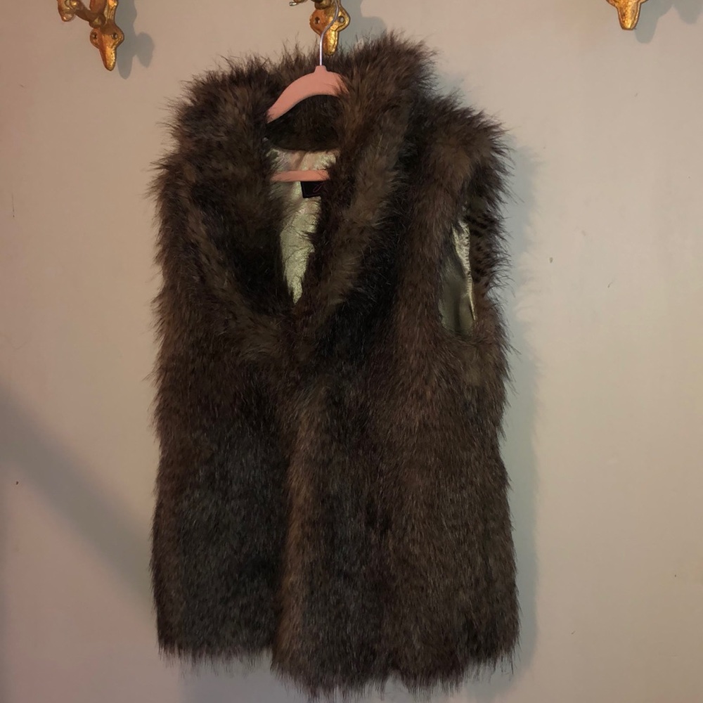 Jack by BB Dakota Faux fur vest with pockets